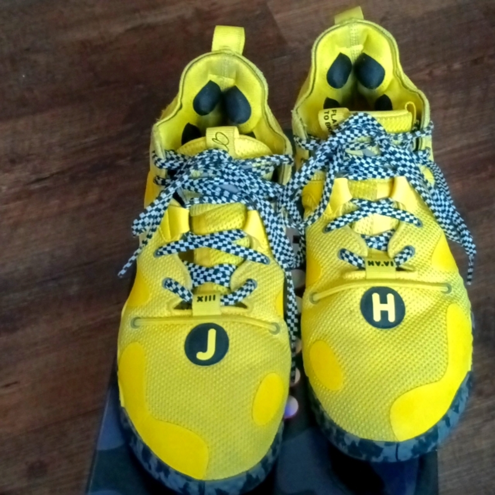 Harden Vol. 6 Taxi Marathon Size U.S Men’s Size 13 GV9586